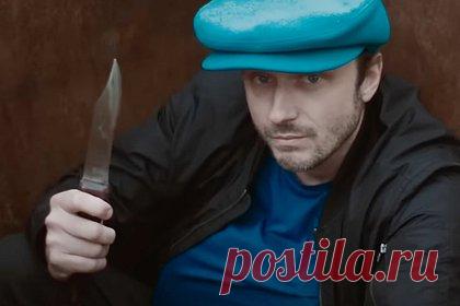 Названа дата выхода в прокат фильма «Брат 3». Фильм «Брат-3» режиссера Валерия Переверзева выйдет в прокат 23 ноября. Картина не будет связана с двумя первыми частями проекта, снятыми режиссером Алексеем Балабановым. В «Брате 3» режиссера Валерия Переверзева будут показаны события 2000-х, происходящие в Тамбове.