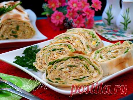 Рулет из лаваша с сайрой Рулет из лаваша с сайрой - это вкусная и эффектная закуска, которая украсит любое праздничное меню. Легко готовится и подходит для начинающих хозяек. Попробуйте разнообразить своё меню этим замечательным блюдом!