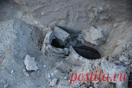 ЦАХАЛ ударил по мечети и жилым домам в Газе. В результате обстрела Военно-воздушными силами Израиля (ВВС) двух жилых домов и мечети на севере сектора Газа погибли 13 человек. «Военные самолеты оккупантов совершили несколько налетов на два дома в районе Аль-Тернис и мечеть аль-Альбани в лагере Джабалия на севере сектора Газа», — передает WAFA.