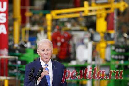 Байден потерял мэра города во время выступления. Президент США Джо Байден во время выступления на заводе в Миннесоте сделал неожиданную паузу, чтобы найти мэра города Миннеаполис Джейкоба Фрея. «Мэры городов-побратимов тоже здесь. Джейкоб Фрей из Миннеаполиса. Где ты, Джейкоб? Он был здесь. Думаю, он был в курсе, что я выступаю», — потерял Фрея Байден.