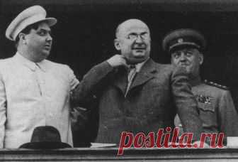 Дело Берии: за что в 1953 году казнили министра внутренних дел СССР 23 декабря 1953 года бывший министр внутренних дел СССР Лаврентий Берия (правильнее – Бериа) был расстрелян по приговору Специального судебного присутствия Верховного суда СССР. Вместе с ним в тот же день были казнены ещё шестеро бывших высоких чинов госбезопасности.[С-BLOCK]