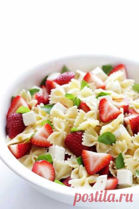 5 Ingredient Strawberry Caprese Pasta Salad - GlavPortal 5 Ingredient Strawberry Caprese Pasta Salad | gimmesomeoven.com #easy #recipe #vegetarian