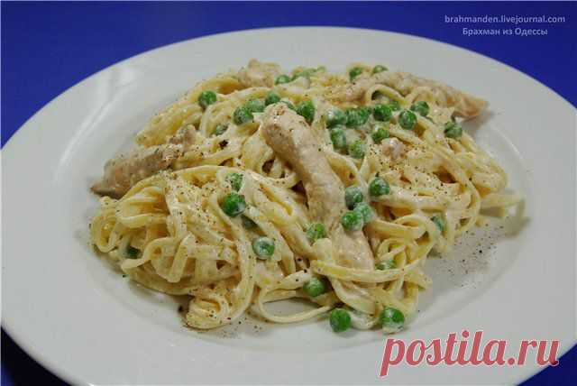 Из Одессы с морковью......., - феттучине с куриным филе и зеленым горошком