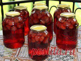 КЛУБНИЧНЫЙ КОМПОТ НА ЗИМУ
Сладкий напиток из ягод клубники является изюминкой консервации на зиму. Клубничный компот прекрасно подходит для подачи на праздничный стол и просто для ежедневного употребления. Особенно этот компот обожают дети. Приготовление: http://madcash.ru/re/pC