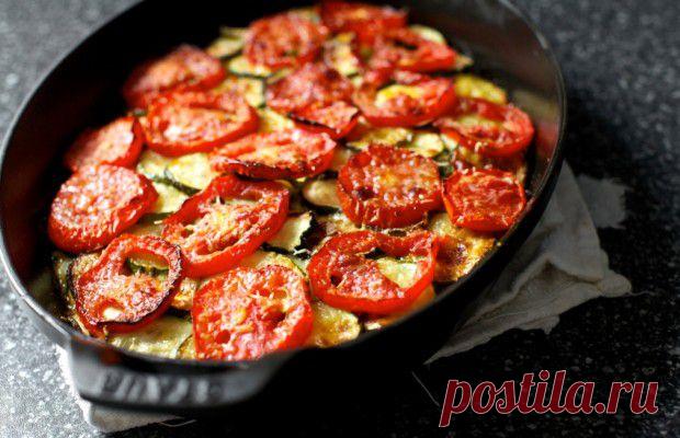 Запеканка из кабачков с рисом и томатами