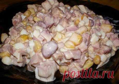 Лучшие кулинарные рецепты: Салат с фасолью, ветчиной и сухариками