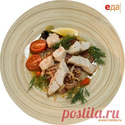 Маринованный морской окунь с сельдереем и виноградом