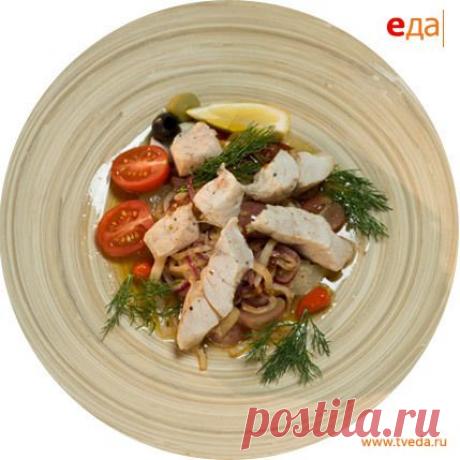 Маринованный морской окунь с сельдереем и виноградом