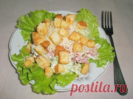 Подборка вкуснейших салатов с копченой курицей.