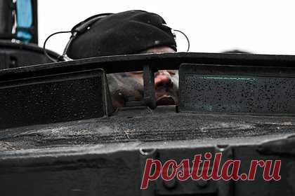 Стало известно о стягивании составов с техникой ВСУ в сторону Приднестровья. Вооруженные силы Украины (ВСУ) стягивают в сторону Приднестровья составы с техникой, артиллерийскими орудиями и боеприпасами, в том числе с самоходными гаубицами. Об этом сообщает «Русская Весна». Стало известно, что к границам непризнанной республики также перебрасывают личный состав украинских войск.