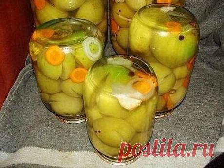 Консервированные зеленые  с чесноком

Для приготовления понадобится:

• зеленые помидоры - 6 кг.;
• морковь - 1 шт.;
• репчатый лук - 1 шт.;
• корень сельдерея - 1 шт.;
• чеснок - 3-4 головки;
• вода - 6 л.;
• уксус - 1 стакан;
• соль - 1 стакан;
• сахар - 2 стакана;
• гвоздика, лавровый лист, петрушка, перец черный горошек и перец душистый - по вкусу.

Весь секрет в маринадной заливке, именно по объему заливки и расчитываем пропорции ингредиентов. Так, на шесть литров жид...