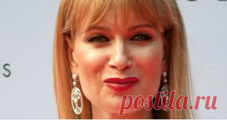 Изменилась до неузнаваемости: Что стало с актрисой Олесей Судзиловской | Милая Я Ее не узнать! После 40 лет, Олеся Судзиловская решилась расстаться со своими длинными волосами. Что сподвигло Олесю на подобные изменения, она уточнять не стала, но при этом решила сохранить этот исторический момент на память, сняв небольшой видеоролик. Как следует из комментария, приложил к этому свою руки и Дима Билан. — Ну, вот! Смотрите )) Моему дорогому сердцу Другу — Диме Билану, Художни...