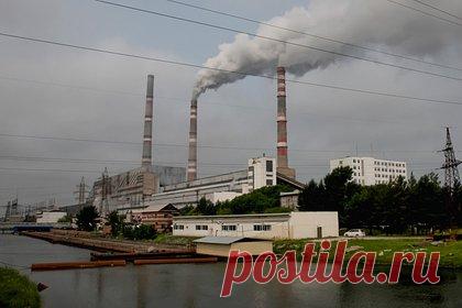 Ремонт крупнейшей в российском регионе ГРЭС после срыва сроков взлетел в цене. Стоимость модернизации Приморской ГРЭС, крупнейшей на Дальнем Востоке, взлетела в цене за три года почти в два раза, до 50,4 миллиарда рублей, из-за инфляции и роста цен на отечественное оборудование. При этом на предприятии уже фиксируют отставание по срокам на трех из девяти энергоблоков.