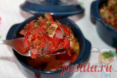 Рагу из овощей в духовке: простой и вкусный вегетарианский рецепт Вегетарианские блюда - овощное рагу в духовке. Рецепт пошагового приготовления рагу из овощей в горшочке с томатным соком. Оригинальный вариант блюда из баклажан и яблок с овощным соусом.
