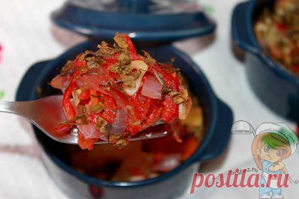 Рагу из овощей в духовке: простой и вкусный вегетарианский рецепт Вегетарианские блюда - овощное рагу в духовке. Рецепт пошагового приготовления рагу из овощей в горшочке с томатным соком. Оригинальный вариант блюда из баклажан и яблок с овощным соусом.