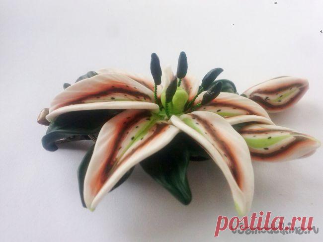 Заколка лилия из полимерной глины