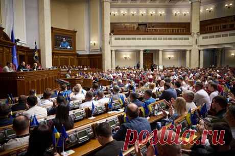 В Раде призвали к компромиссу с Россией для разрешения конфликта. Украине нужен компромисс с Россией для разрешения конфликта. Об этом заявил депутат Верховной рады Евгений Шевченко в интервью директору украинского Института глобальных стратегий Вадиму Карасеву.