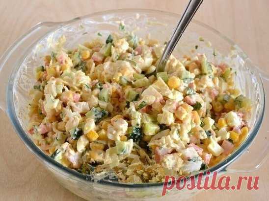 Салат «Снежный Краб» 
Подружка подсказала рецепт салата. Очень вкусно получилось. Теперь готовлю его постоянно и всем советую! Рецепт на сайте: http://nampolezno.ru/salat-snezhnyj-krab.html