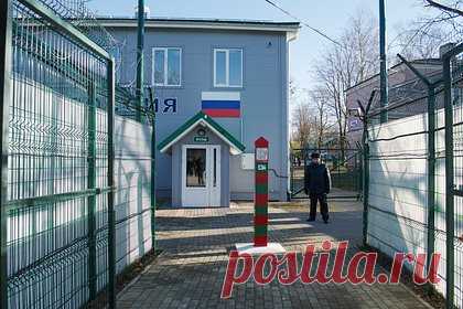 В Минтрансе раскрыли подробности новых поправок о проезде через границу. Резервирование даты и времени проезда грузового автотранспорта, согласно новым поправкам, будет действовать только на некоторых пограничных пунктах России. Отмечается, что главной целью проекта является упорядочивание движения фур, следующих через пункт пропуска, а также снижение скопления транспорта.