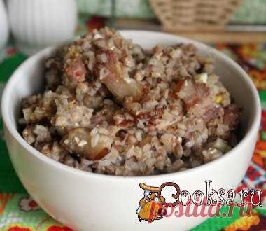 Ароматная гречка с копченой грудинкой Ароматная гречка с копченой грудинкой - это вкусное и сытное блюдо для повседневного меню, прекрасный вариант для домашнего ужина или обеда. Хотя, его вполне можно приготовить и к завтраку, если вы предпочитаете сытно завтракать.Не требует много времени на приготовление. Согласитесь,потратить на приготовление ужина для семьи из четырех человек всего полчаса, это совсем не много. Крупа гречневая (варочные пакетики) — 4 шт; Грудинка сырокопченая (ломтики) —…