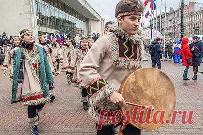 В России начали празднование Дня народного единства. Сегодня, в четверг, 4 ноября, в России начался День народного единства, напоминает ТАСС. Агентство отмечает, что учрежденный в 2005 году праздник является выходным. В публикации сообщается, что 4 ноября (22 октября по старому стилю) 1612 года Москва была освобождена от польских интервентов.