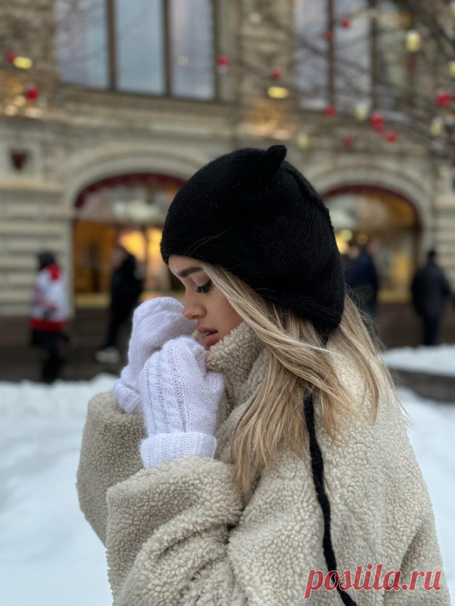 Шапочка Китти - пух норки
Варежки - ангорка
Связано спицами

#спицами #шапочка #китти #варежки #ангорка #вязание #пух_норки