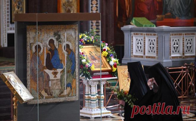 «Троицу» передали РПЦ в безвозмездное пользование. Русская православная церковь получила икону «Троица» в безвозмездное пользование, сообщается на сайте РПЦ.