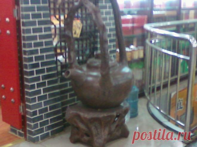 маленький чайник в чайной лавке