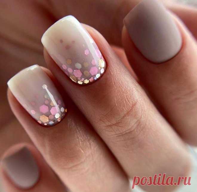 Нюдовый маникюр: Классика, которая всегда будет актуальна, (август 2021), подборка фото
Добрый день, дорогие друзья. Очень люблю классику и нежные покрытия. Не всегда получается отыскать аккуратные работы, но кто ищет, тот всегда найдëт. Нюдовый маникюр и его оттенки вместе с молочными базами, считаются самыми актуальными покрытиями, которые существует на сегодняшний момент. Такая тенденция...
Читай дальше на сайте. Жми подробнее ➡