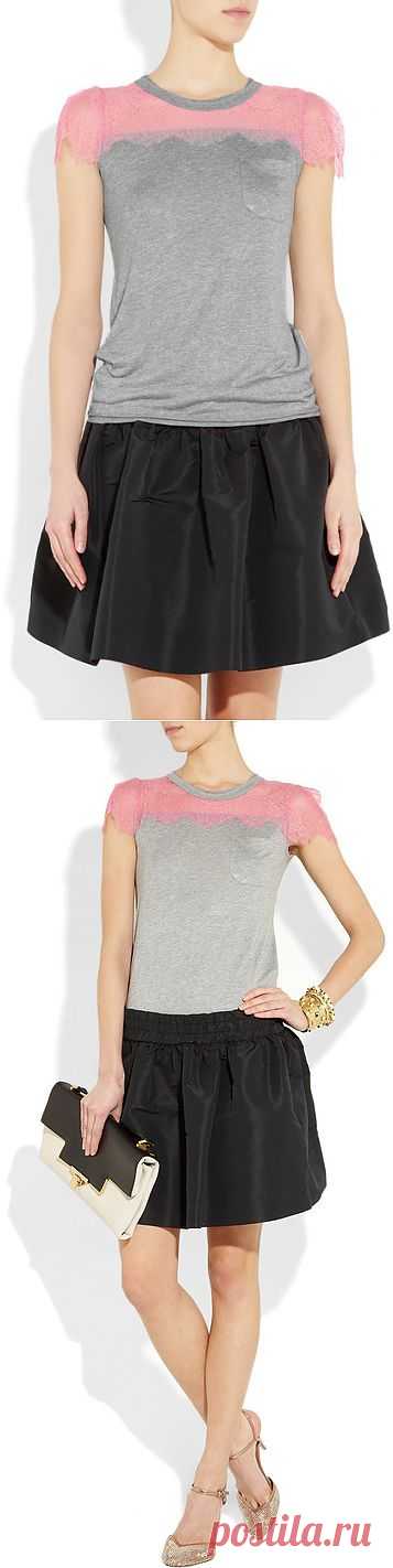 Футболка с кружевной вставкой Red Valentino / Футболки DIY / Модный сайт о стильной переделке одежды и интерьера