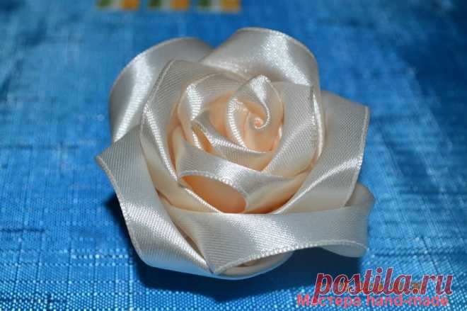 Роза из атласной ленты, для свадебной корзинки.   Мастера hand-made
