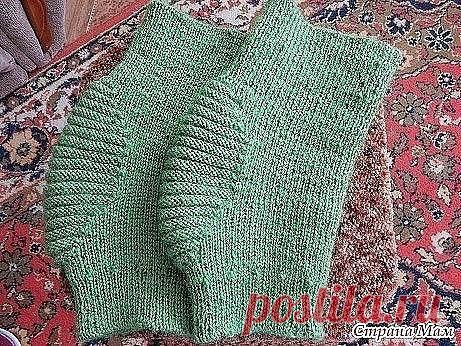 Очень удобные наколенники
Автор Евгения Серж
сегодня делюсь очень удобными наколенниками

Раньше было у меня много вариантов, но все они под брюками сползали или
комком топорщились.

а эти подошли и не подводят меня коленочкам тепло и комфортно

вязались из пряжи  25%-шерсть собаки
75%-меринос
300 м=100 гр
ушло 100 гр

подсмотрела здесь

ребристая часть, я назвала её гармошкой вяжется 3 ряда лицевыми петлями,3 ряда изнаночными

Вяжем сверху резинкой 1х1 = 10 см по к...