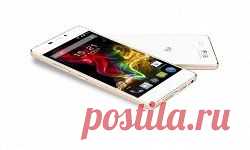 США и Россия: битва iPhone 6 и YotaPhone 2 / Hi-Tech.Mail.Ru