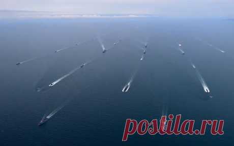 Российский флот начал стратегические учения в трех морях и двух океанах. ВМФ России начал учения «Океан-2024», они пройдут в Тихом и Северном Ледовитом океанах, Средиземном, Каспийском и Балтийском морях до 16 сентября включительно. К маневрам привлекут МВД, МЧС, ФСБ, Росгвардию и зарубежный контингент