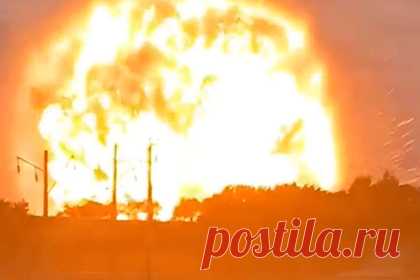 В Казахстане назвали возможную причину пожара на складе с боеприпасами. Министр обороны Казахстана Нурлан Ермекбаев сообщил, что рассматривается версии поджога и диверсии на складе с боеприпасами на юге республики, где произошел взрыв в результате возгорания возле одного из складов на территории воинской части. Ранее сообщалось, что число жертв взрыва достигло 60 человек.