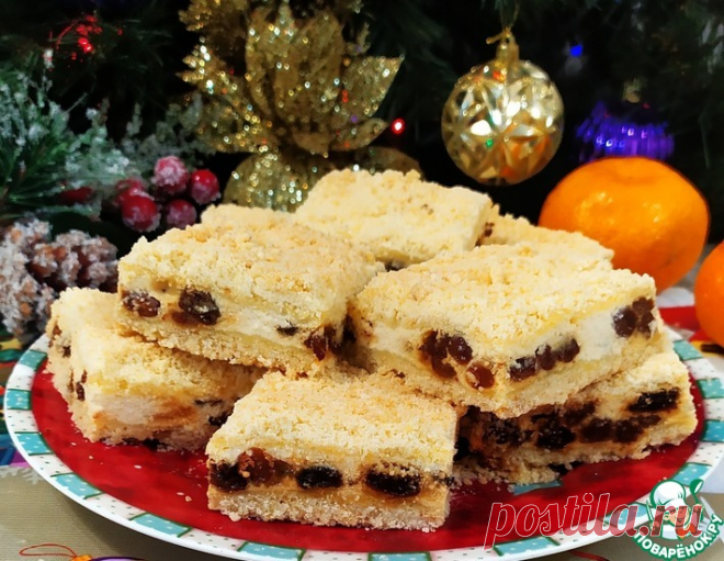 Насыпной пирог с творогом и изюмом