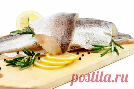 Как вкусно приготовить хек, чтобы блюдо назвали «королевским» - Сабрина Однажды подслушала разговор двух мужчин в транспорте. Один другому хвастал, что его жена «из ничего может приготовить обалденно вкусное блюдо». Второй явно ему завидовал, и рассуждал, что не каждому дан такой кулинарный талант. А я вот о чём подумала. Иногда не нужно тратить много денег на дорогие продукты, чтобы приятно удивить родных. Достаточно проявить смекалку […]