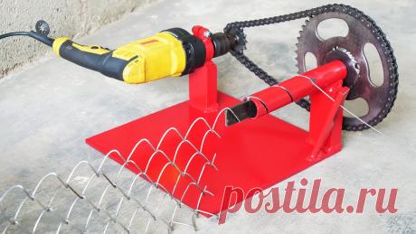 Как сделать механизированный станок для плетения сетки-рабицы из подручных материалов Из сетки-рабицы на подворье или на дачном участке делают ограждения, разделяют участок на зоны, выполняют клетки для животных и т. д. Она продается в магазине, но покупка обойдется в круглую сумму. Сберечь деньги поможет простой по конструкции станок, изготовленный из подручных материалов, который