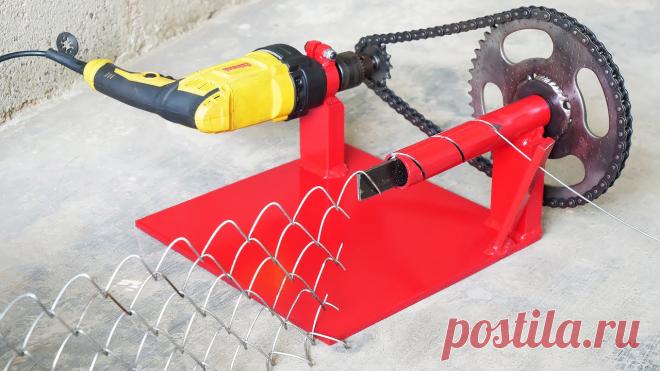 Как сделать механизированный станок для плетения сетки-рабицы из подручных материалов Из сетки-рабицы на подворье или на дачном участке делают ограждения, разделяют участок на зоны, выполняют клетки для животных и т. д. Она продается в магазине, но покупка обойдется в круглую сумму. Сберечь деньги поможет простой по конструкции станок, изготовленный из подручных материалов, который