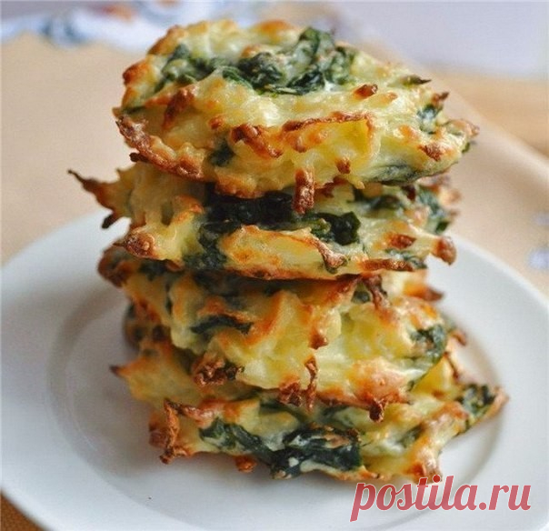 Оладьи на любой вкус 

1. Классический рецепт

Ингредиенты:
- Яйца куриные — 1 шт.
- Кефир — 1/2 л
- Сахар — 1/2 стакана
- Мука — 2 стакана
- Сода — 1 ч. л.
- Уксус — 1 ч. л.
- Растительное масло

Приготовление:
Взбейте яйцо с сахаром, постепенно добавляя муку и кефир. Следите за тем, чтобы не появлялись комочки. Тщательно перемешайте ингредиенты. Затем добавьте гашеную соду или разрыхлитель.
На средней сковороде разогрейте растительное масло. Аккуратно распределите тесто ...