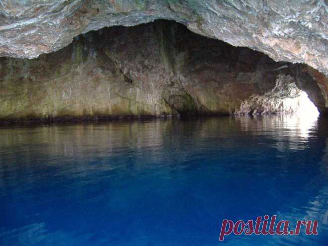Blu cave,near beach Zanjic,outside of Boka bay