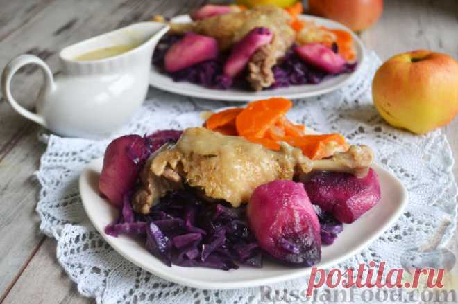 Рецепт: Утиные ножки с яблоками и красной капустой на RussianFood.com
