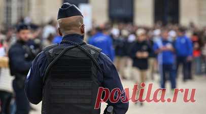 В Париже задержали молдаван за граффити с гробами французских солдат на Украине. Полиция Франции задержала трёх молдаван по подозрению в нанесении граффити в Париже с изображением гробов французских солдат на Украине. Читать далее