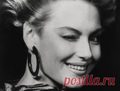 Легенды 1990-х: Ирина Понаровская, или История о том, почему «Мисс Шанель Советского Союза» ушла со сцены