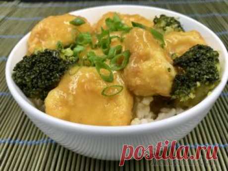 Курица в апельсиновом соусе Orange chicken. Мой вариант популярного блюда - без обжаривания куриного филе во фритюре - более легкий, очень сочный и вкусный! Обязательно попробуйте!Куриное филе 600 г Белки 3 яиц Пшеничная мука Ку...