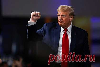 Трамп назвал Россию победившей Наполеона и Гитлера военной машиной. Бывший президент США Дональд Трамп назвал Россию «военной машиной», победившей Наполеона Бонапарта и Адольфа Гитлера. По словам бывшего американского лидера, Россия крупнее европейских стран. Он указал на необходимость союзников Соединенных Штатов по НАТО увеличить расходы на оборону.