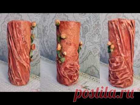 Ваза из пластиковой бутылки, декорированная тканью и сушеными розами
