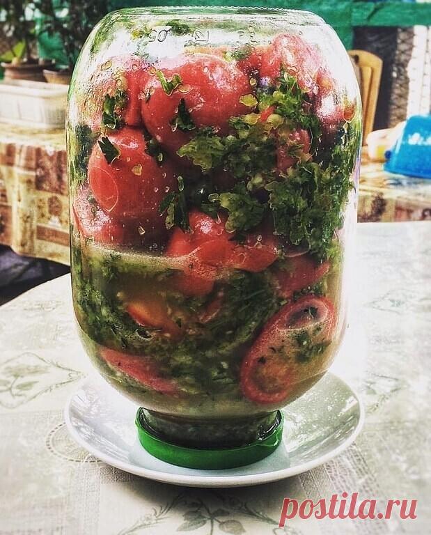 Это безумно вкусные помидоры 

Рецепт еще моей бабушки
Пишите, если будете делать. Это очень вкусно!