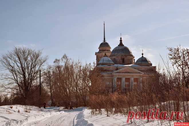 Фото: В Старице.. Чёрная кошка. Путешествия - Фото и фотограф на Расфокусе.