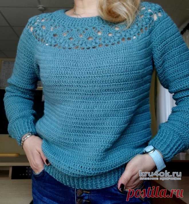 Джемпер с ажурной кокеткой, связанный крючком. Работа Елены Шевчук